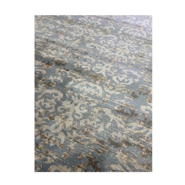 Tapete decorativo azul com detalhes florais em tons de creme e marrom.