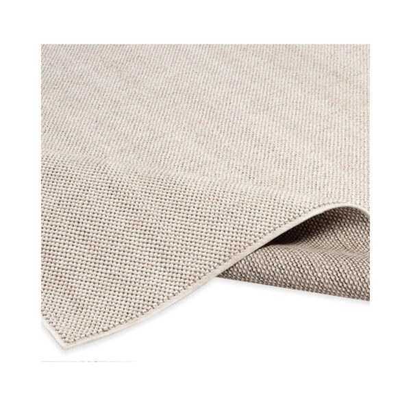 Tapete retangular bege, tecido resistente e de alta qualidade, perfeito para decoração de interiores.