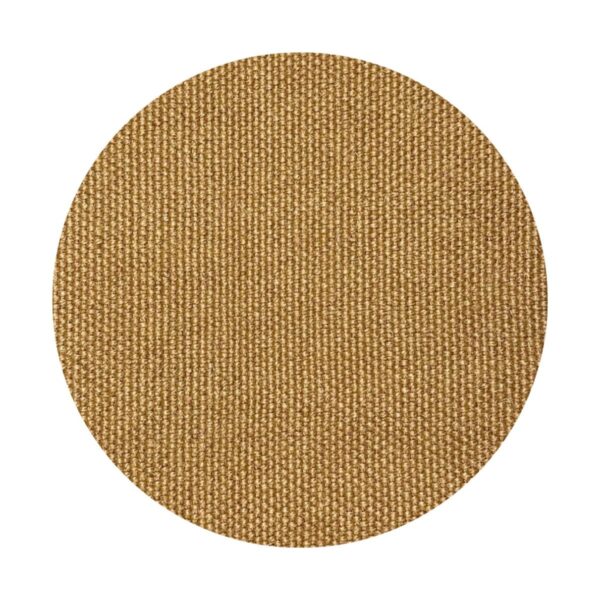 Círculo de tecido tecido dourado e rústico em fundo branco.