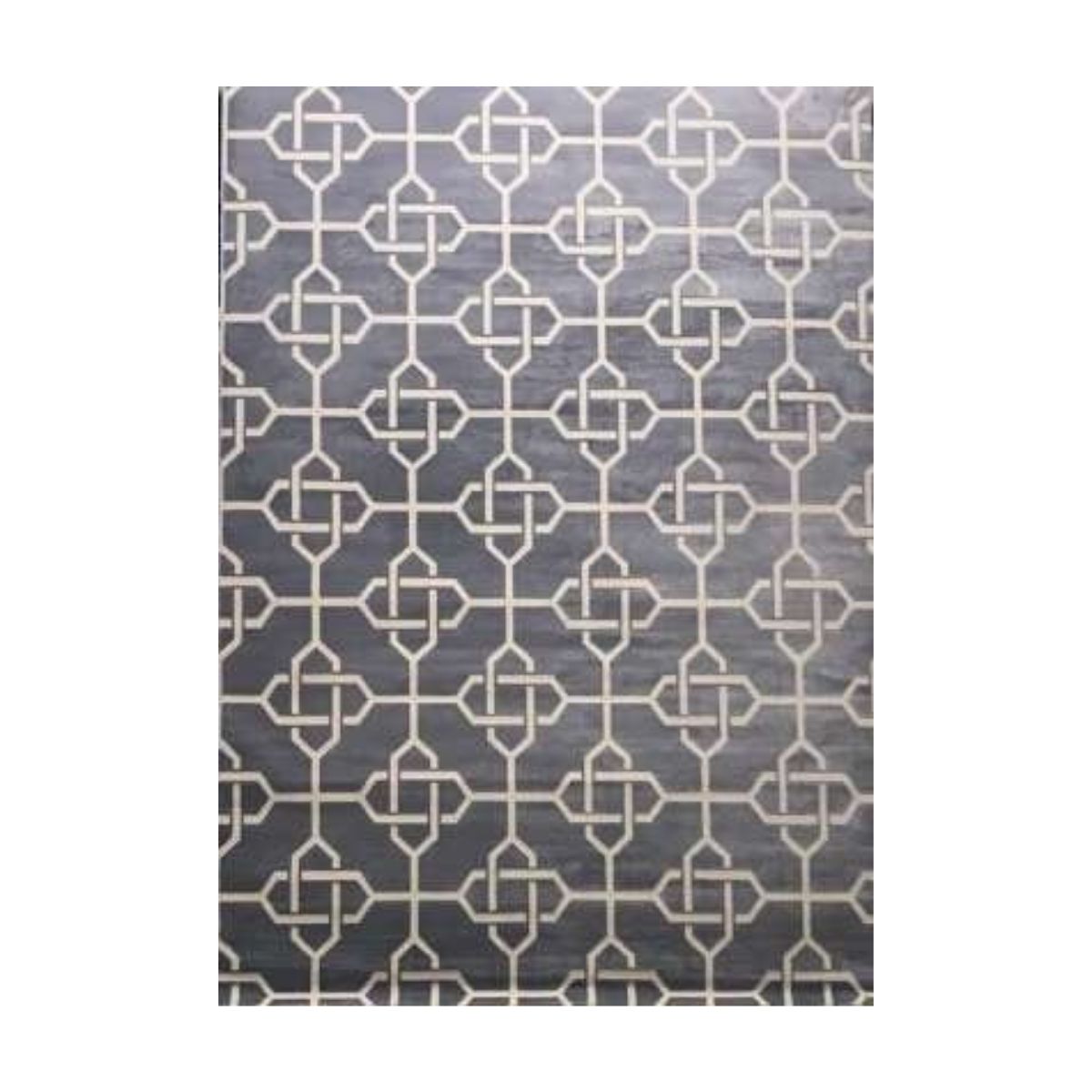 Tapete sofisticado com padrão geométrico cinza-escuro e linhas bege-claras.