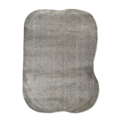 Tapete cinza macio e orgânico com costura discreta em cenário minimalista.