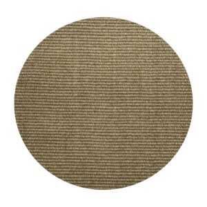 Tapete redondo em sisal de cor taupe para decoração sustentável.